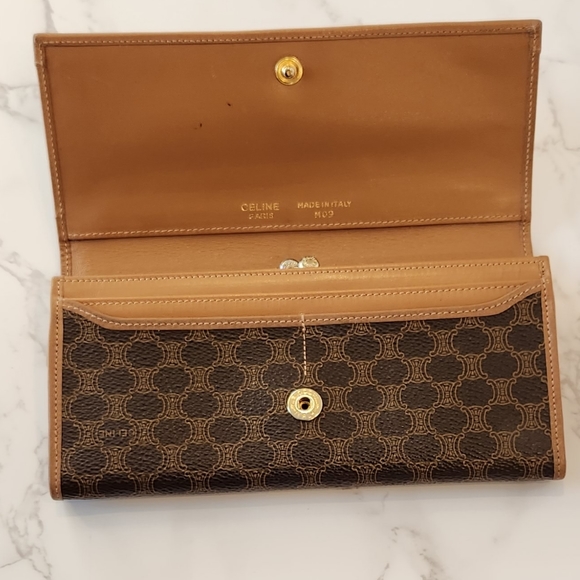 Authentic Céline Long Wallet - Picture 14 of 16
